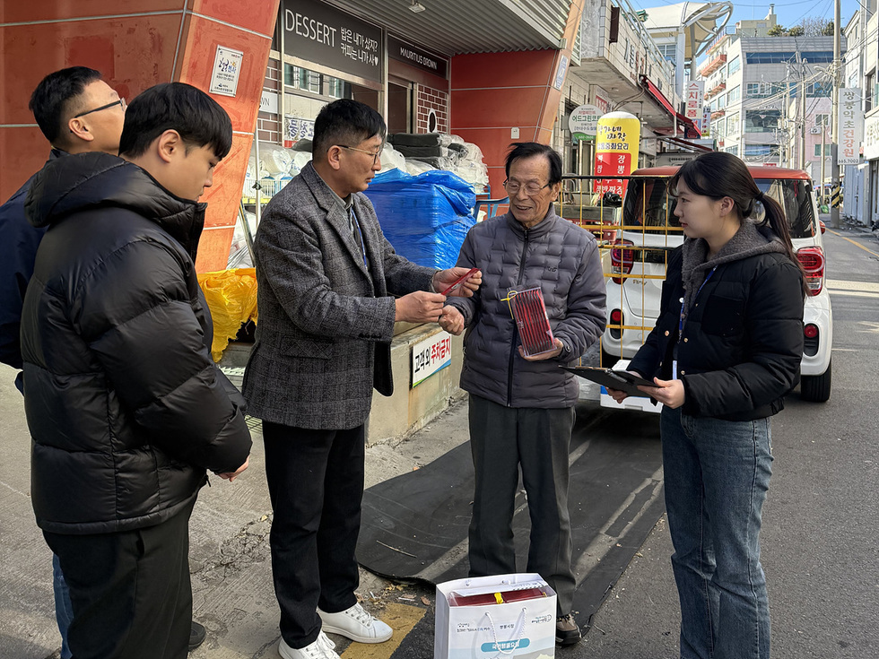 여수시, 전통시장에 화재 대피용 방연마스크 700매 배부